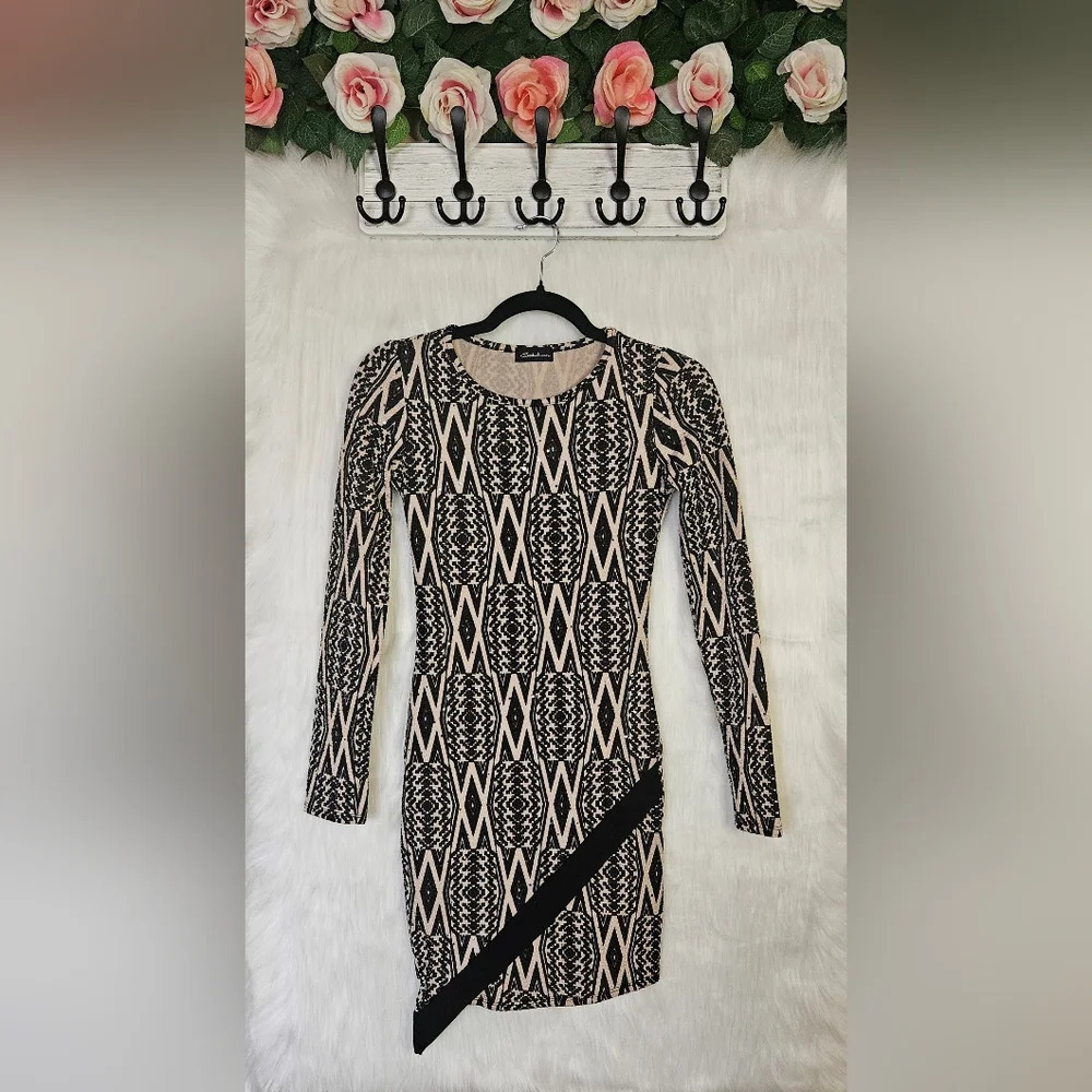 Seduction Geometric Bodycon Asymmetrical Dress w/ Velvet Accent